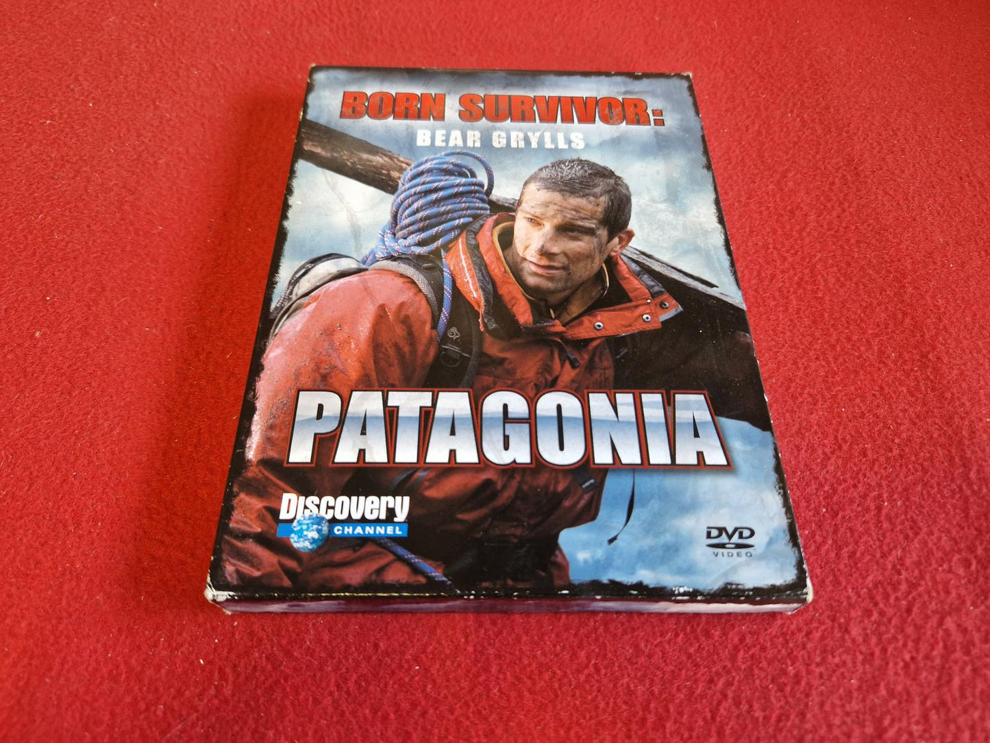 BORN SURVIVOR BEAR GRYLLS PATAGONIA BOX till DVD