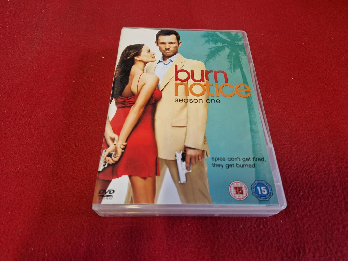 BURN NOTICE SEASON 1 BOX till DVD