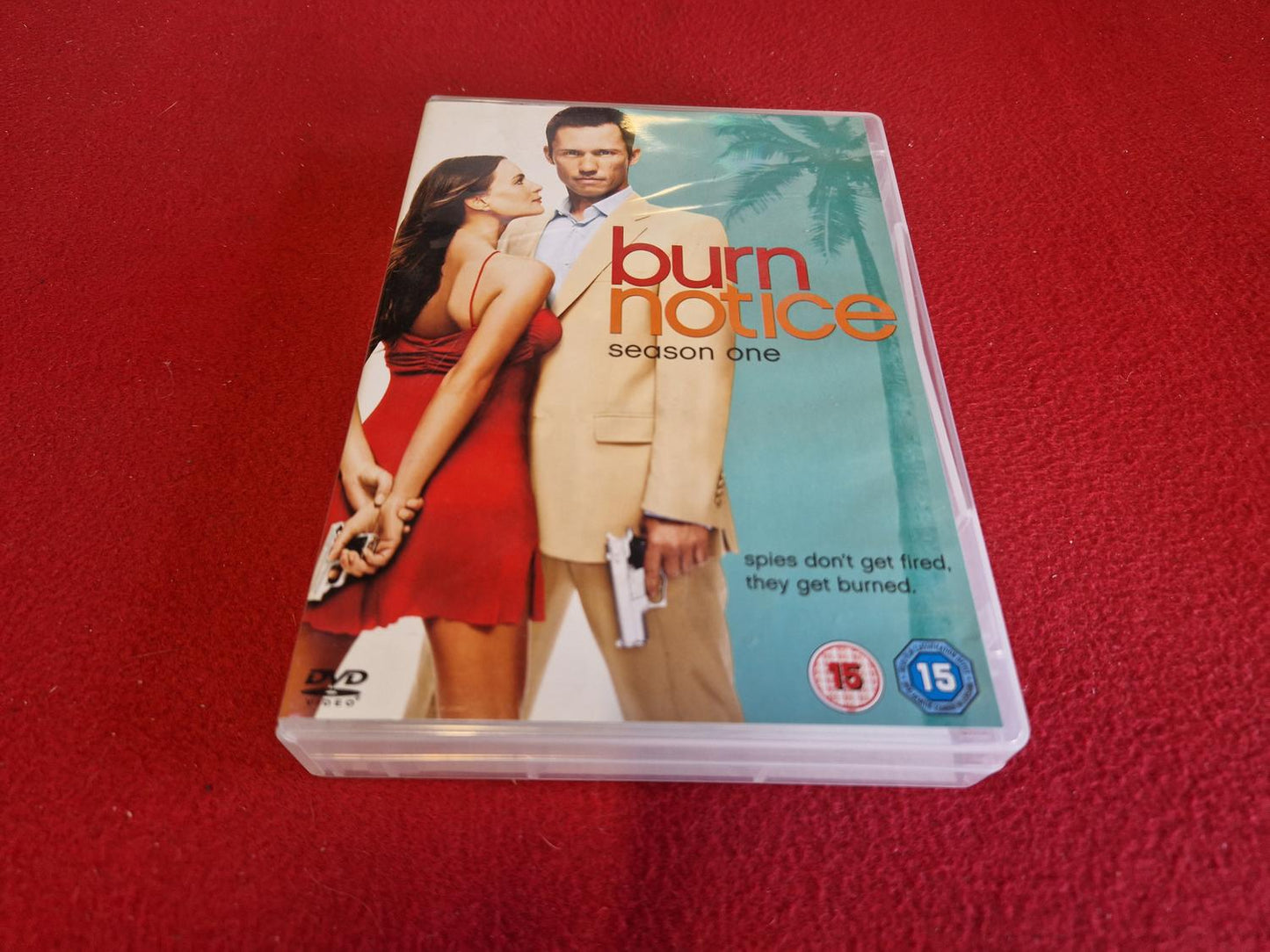 BURN NOTICE SEASON 1 BOX till DVD