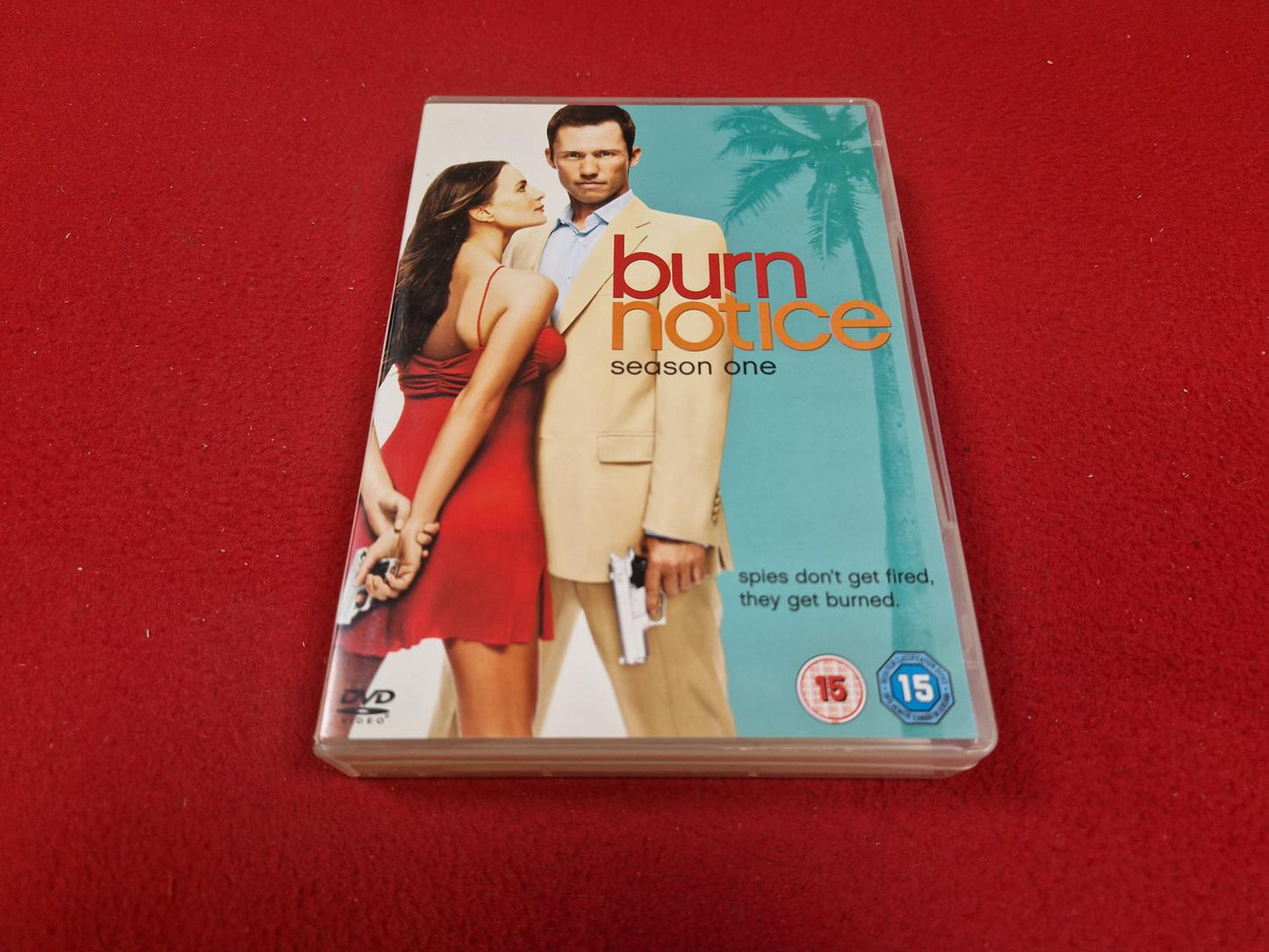 BURN NOTICE SEASON 1 BOX till DVD