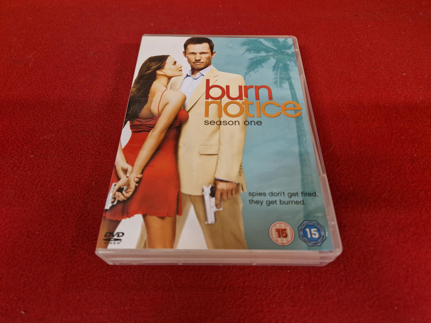 BURN NOTICE SEASON 1 BOX till DVD
