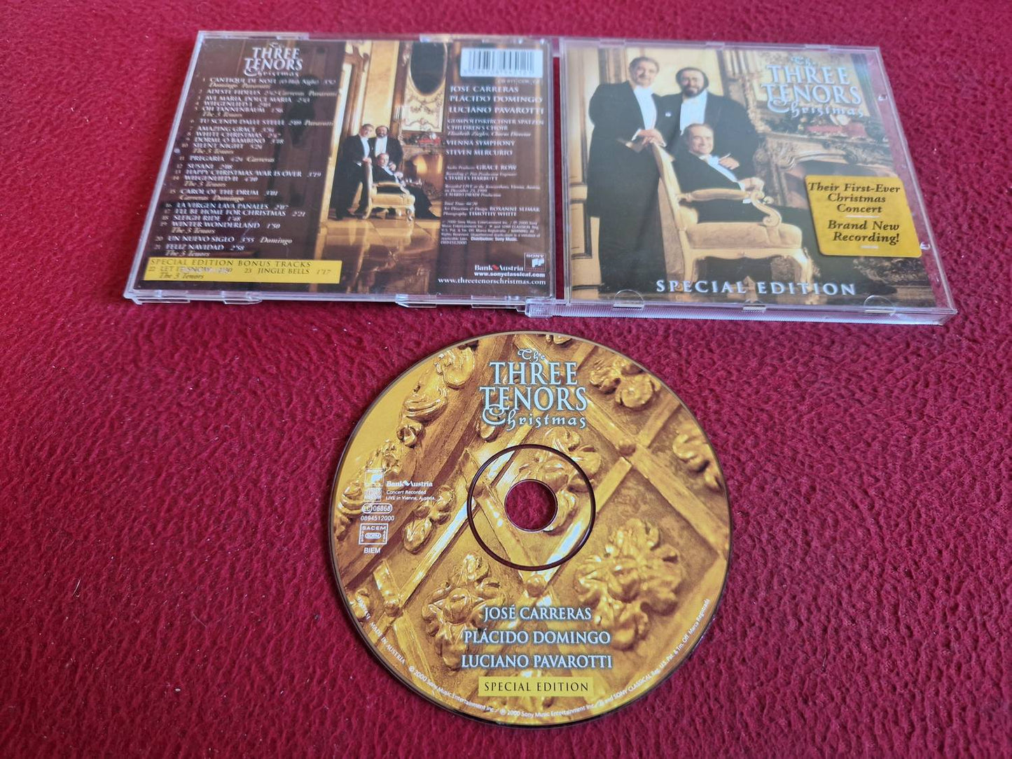 CARRERAS / DOMINGO / PAVAROTTI THREE TENORS CHRISTMAS CD