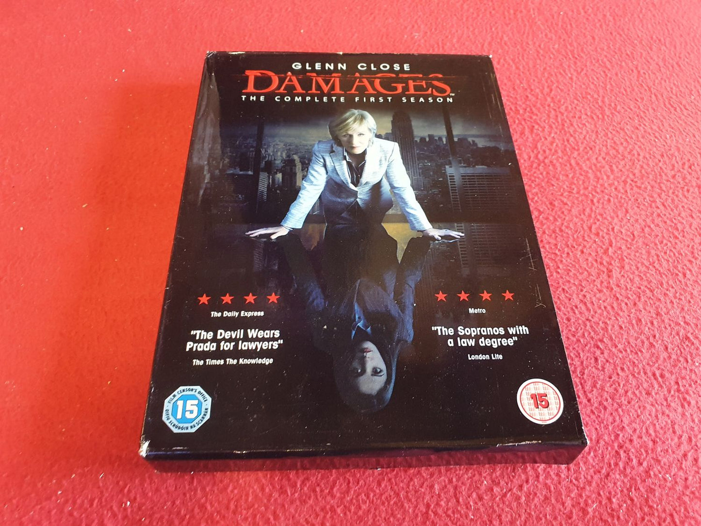 DAMAGES SEASON 1 BOX till DVD