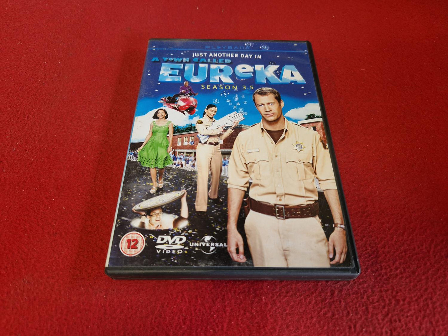 EUREKA SEASON 3.5 BOX till DVD
