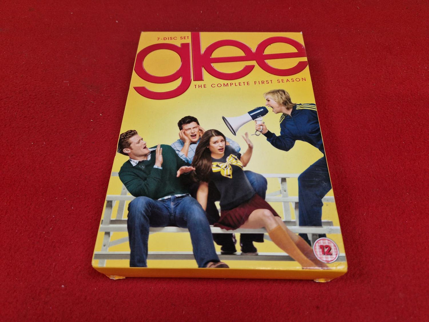 GLEE THE COMPLETE SEASON 1 BOX till DVD