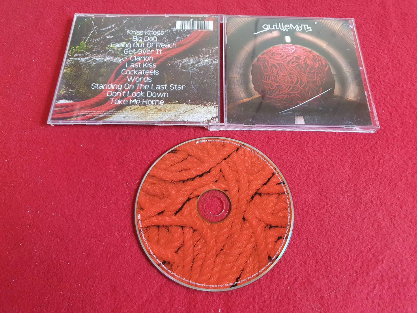 GUILLEMOTS RED till CD