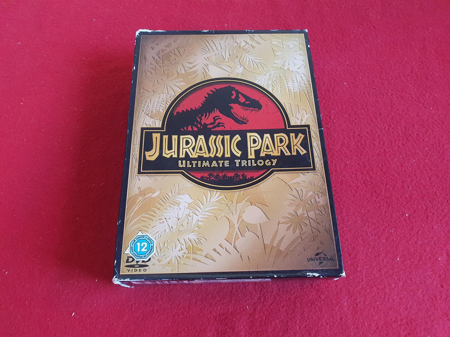 JURASSIC PARK ULTIMATE TRILOGY BOX till DVD