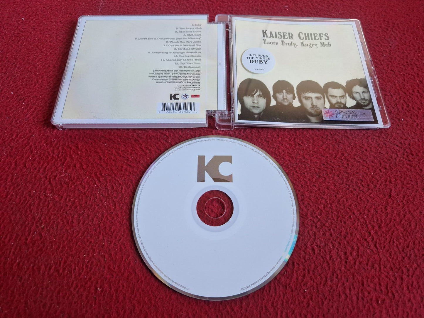 KAISER CHIEFS YOURS TRULY, ANGRY MOB CD