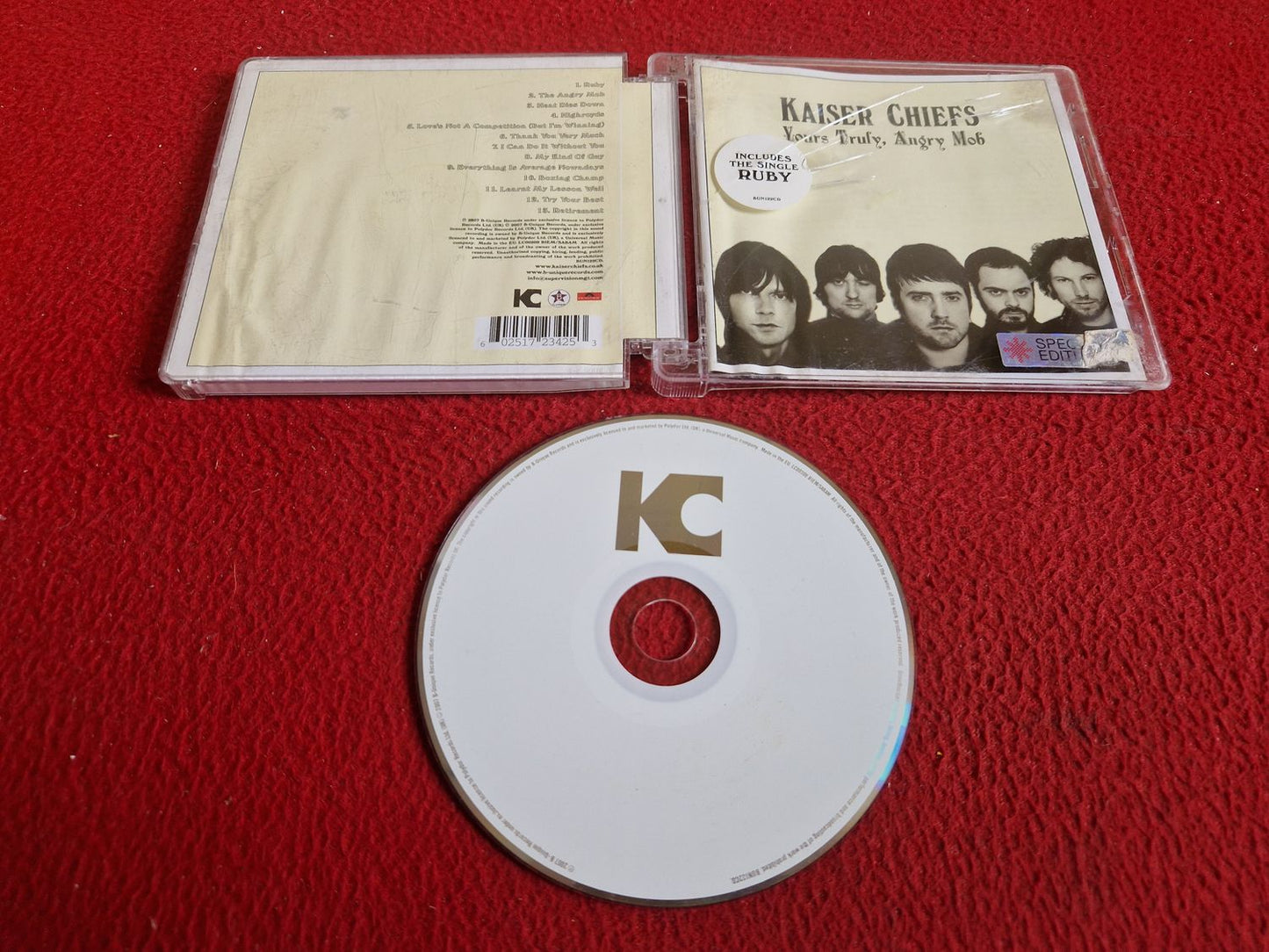 KAISER CHIEFS YOURS TRULY, ANGRY MOB CD
