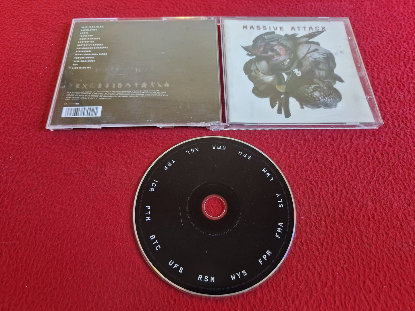 MASSIVE ATTACK COLLECTED THE BEST OF CD