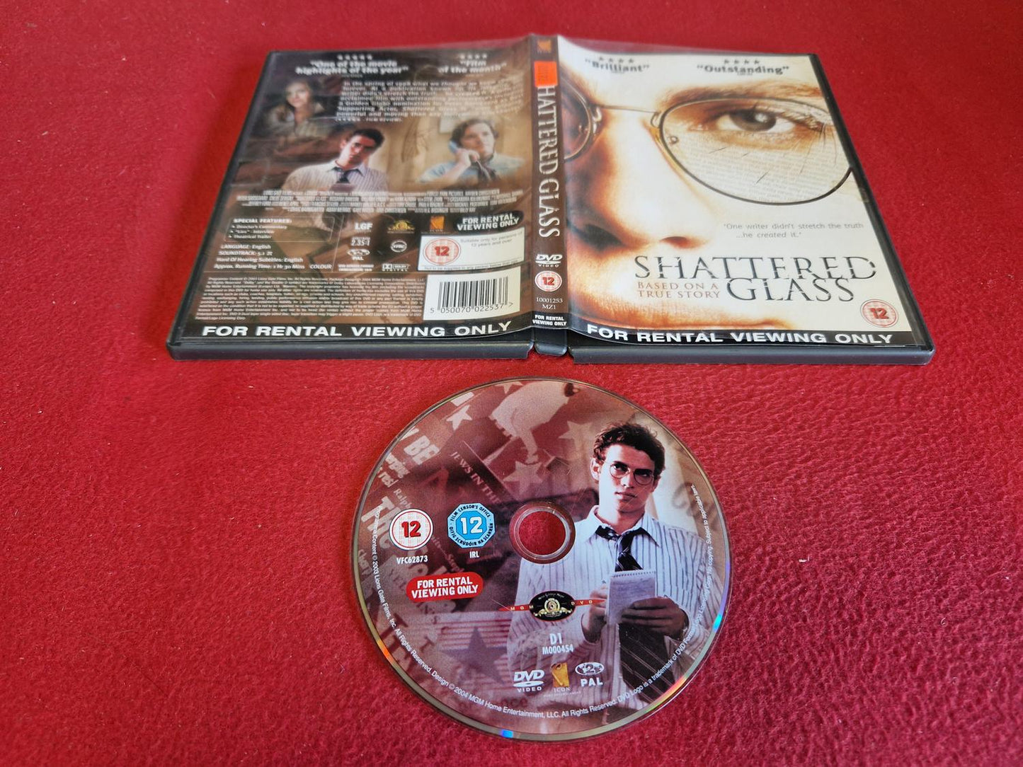 SHATTERED GLASS till DVD