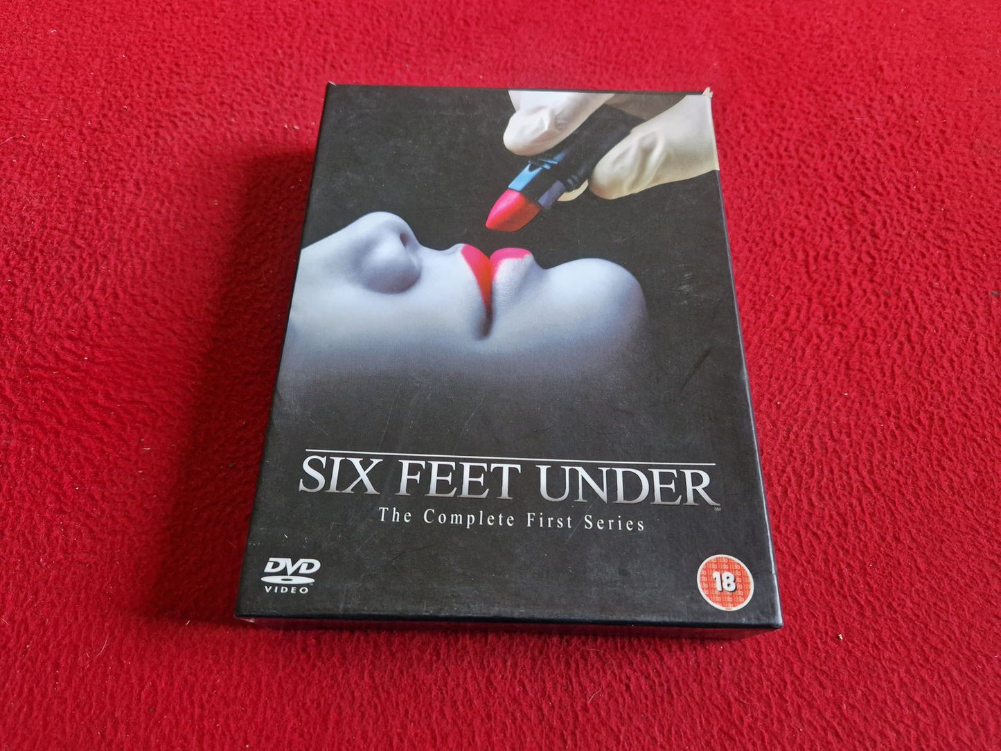 SIX FEET UNDER SERIES 1 BOX DVD