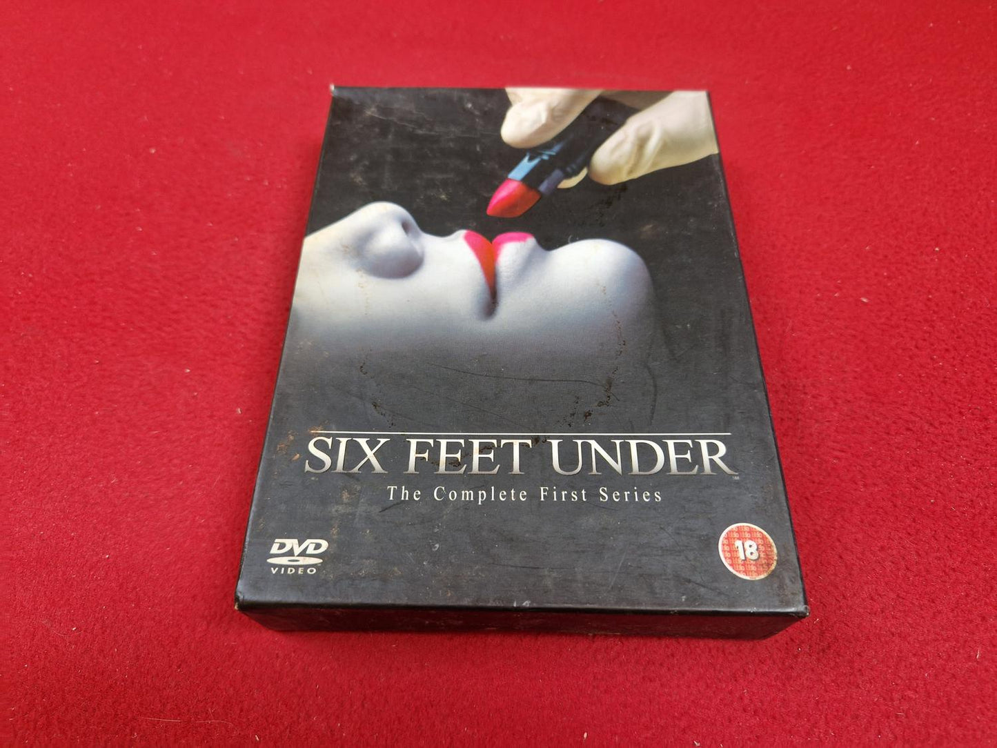 SIX FEET UNDER THE COMPLETE SERIES 1 BOX till DVD
