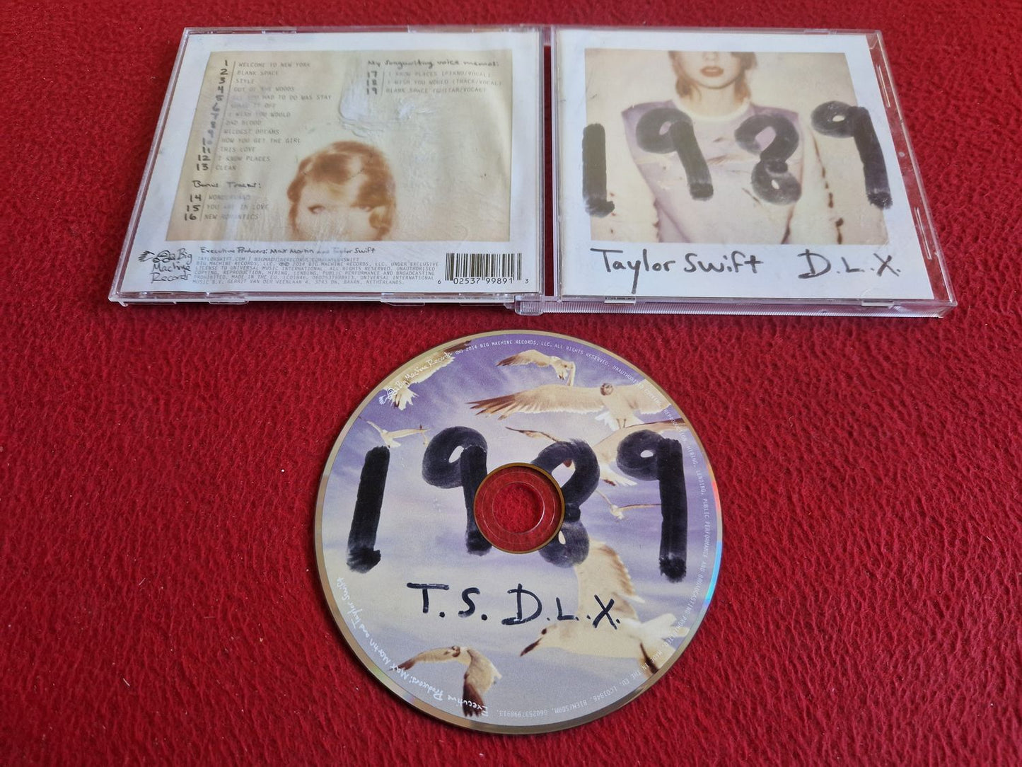 TAYLOR SWIFT D.L.X. CD