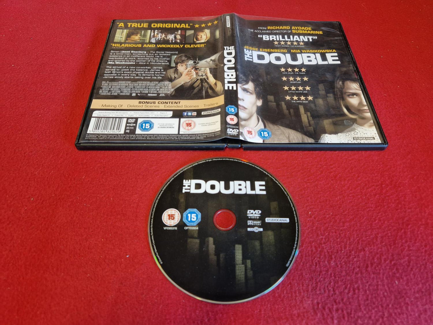 THE DOUBLE till DVD