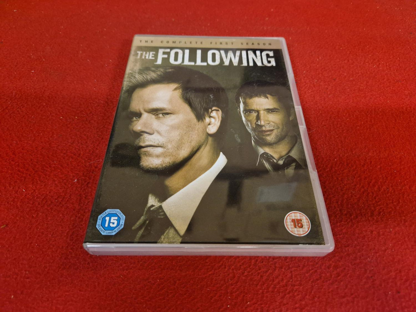 THE FOLLOWING THE COMPLETE SEASON 1 BOX till DVD