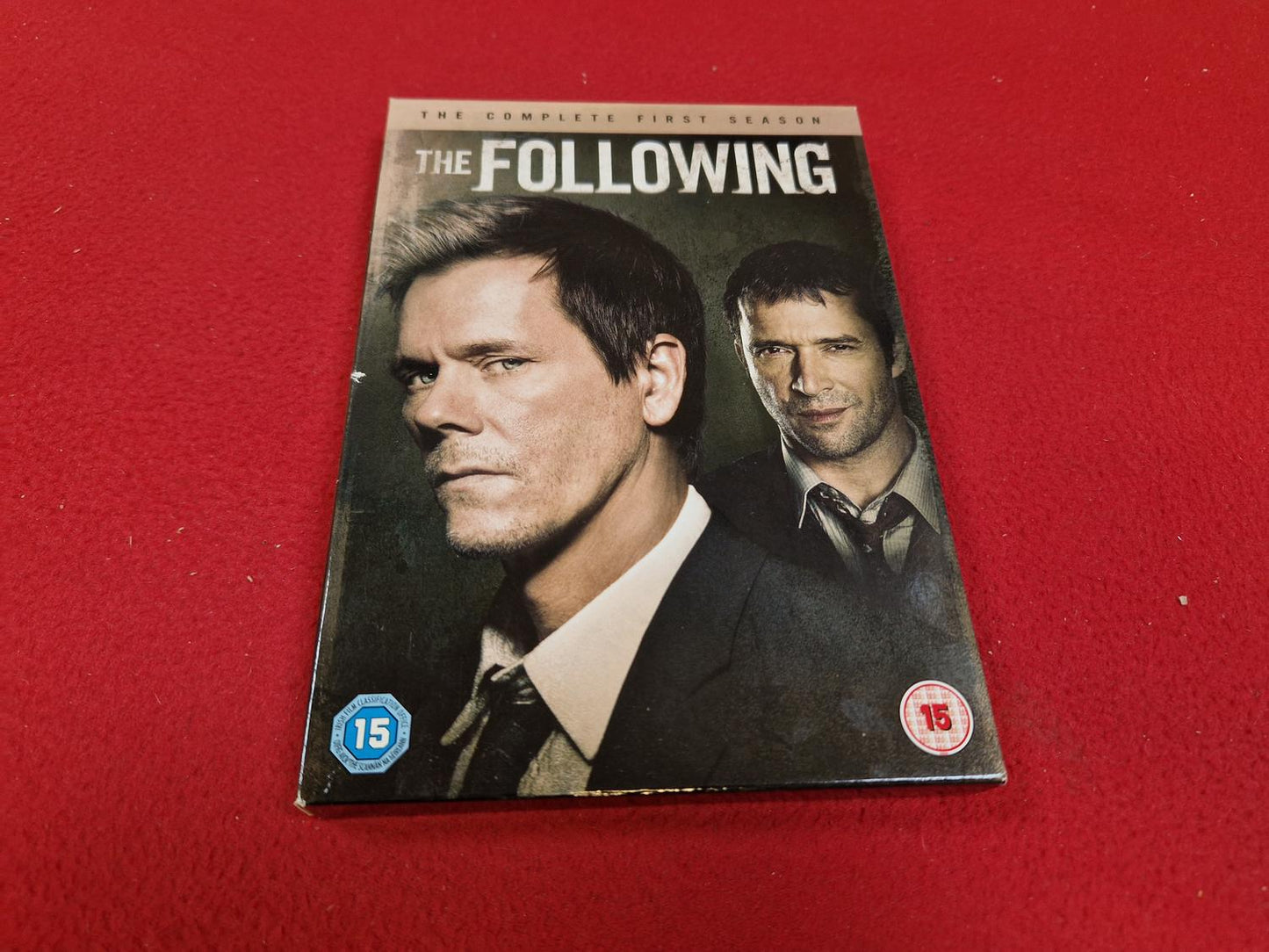 THE FOLLOWING THE COMPLETE SEASON 1 BOX till DVD