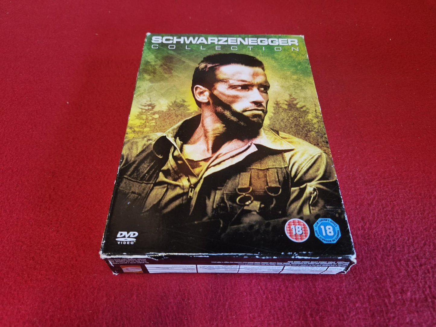 THE SCHWARZENEGGER COLLECTION BOX till DVD