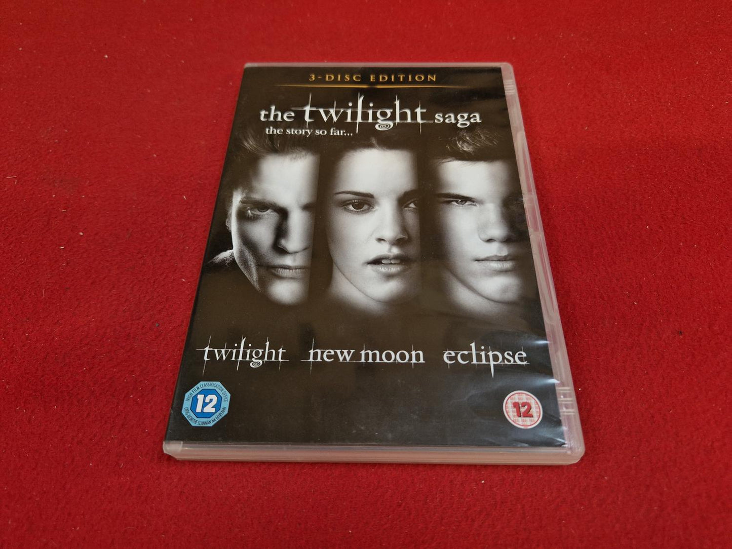 THE TWILIGHT SAGA TWILIGHT / NEW MOON / ECLIPSE BOX till DVD