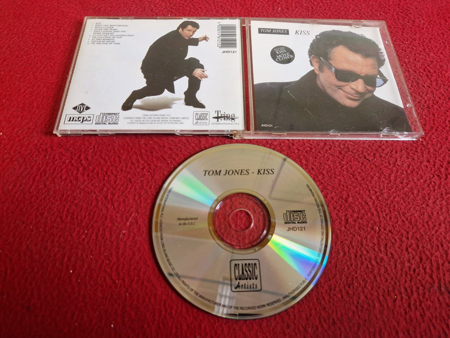 TOM JONES KISS CD
