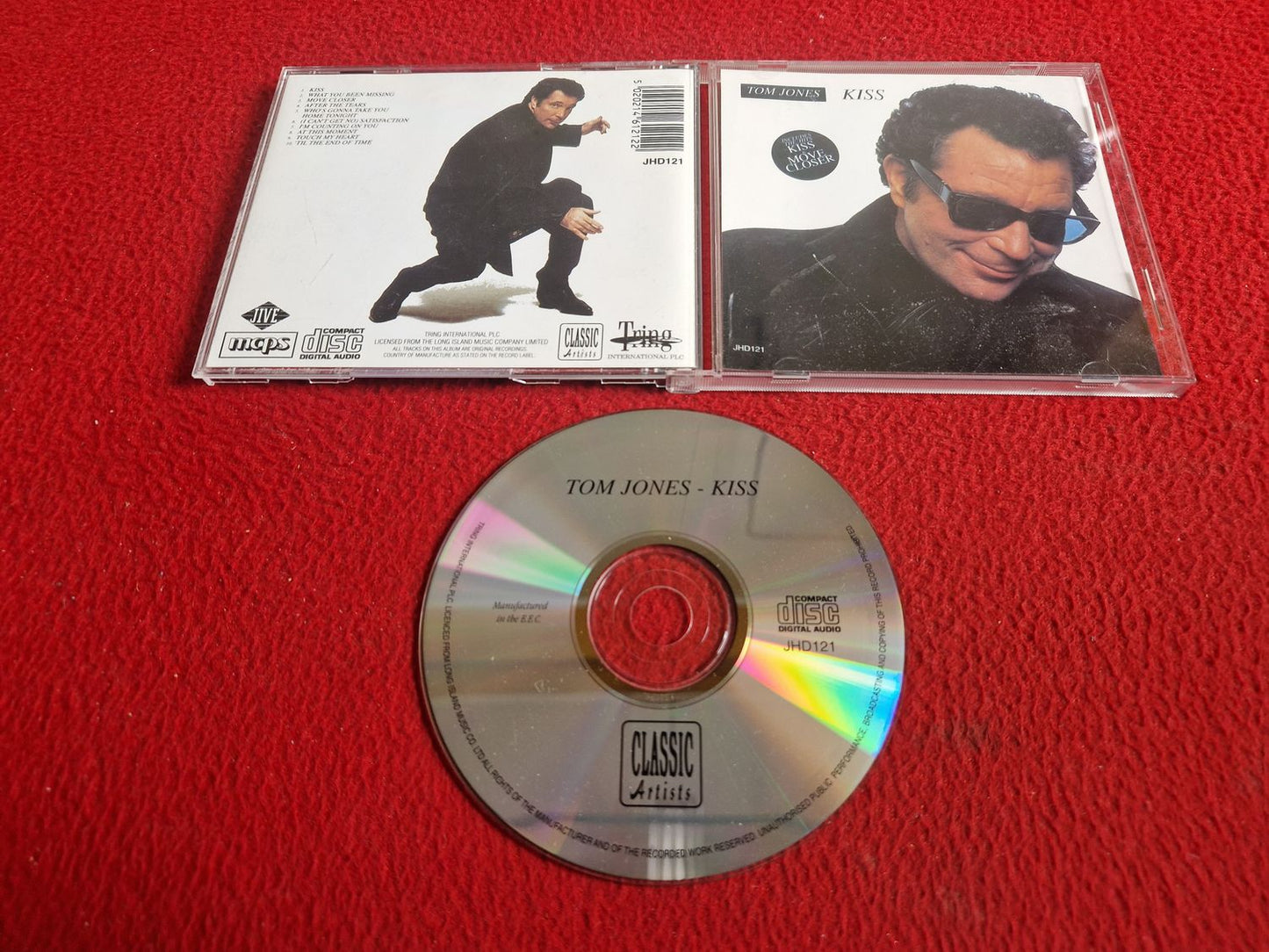 TOM JONES KISS CD
