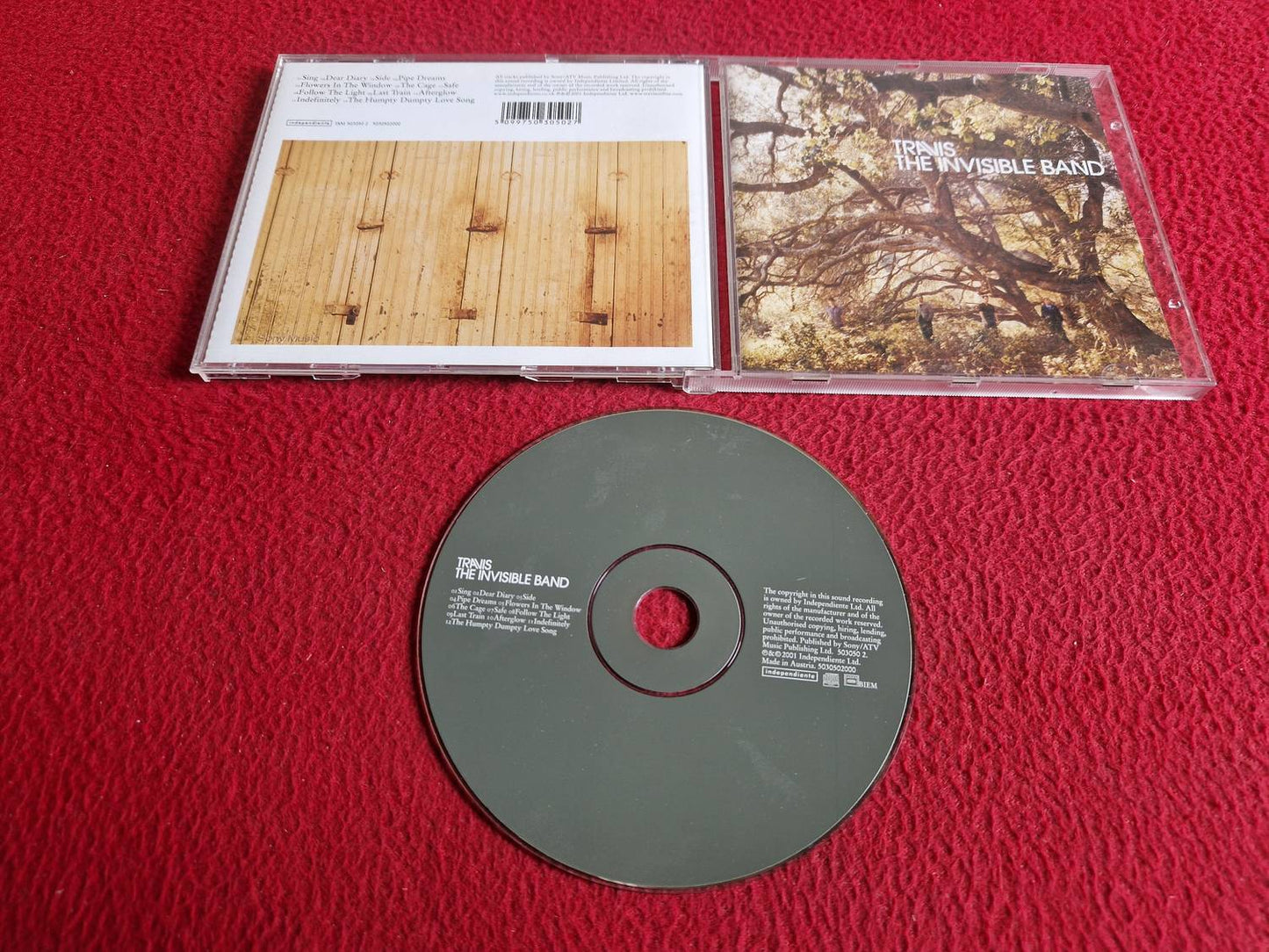TRAVIS THE INVISIBLE BAND CD