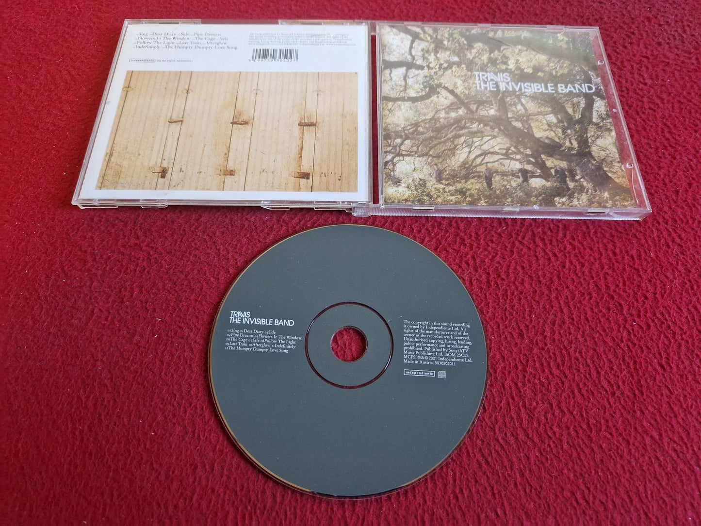 TRAVIS THE INVISIBLE BAND CD