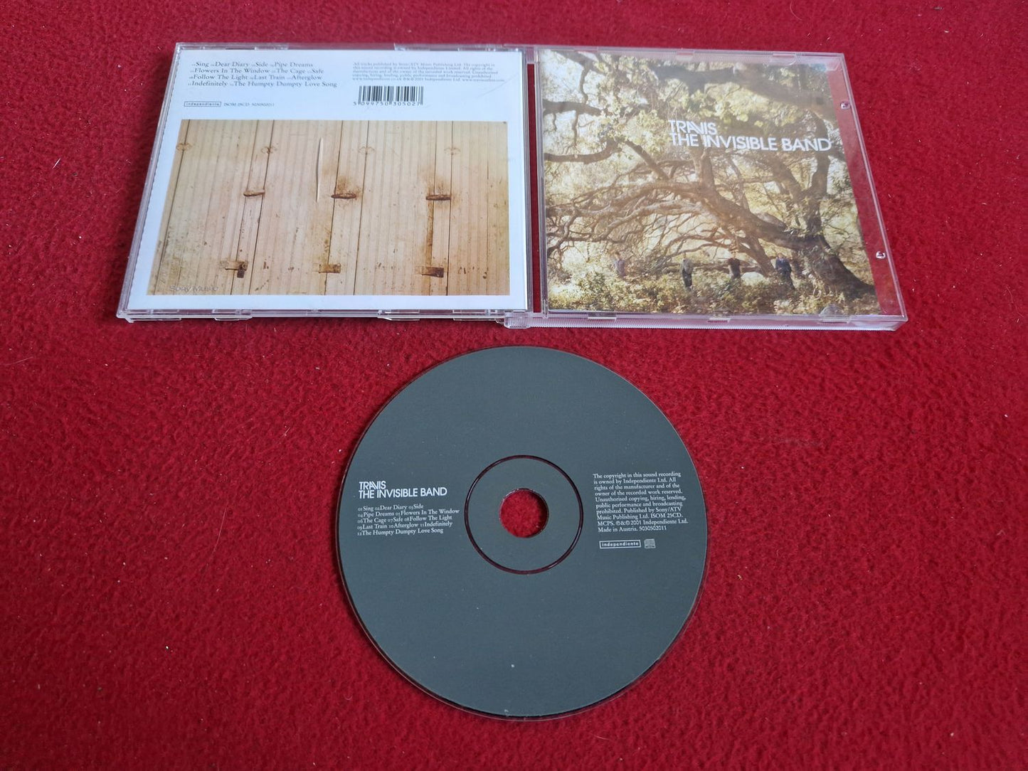 TRAVIS THE INVISIBLE BAND CD