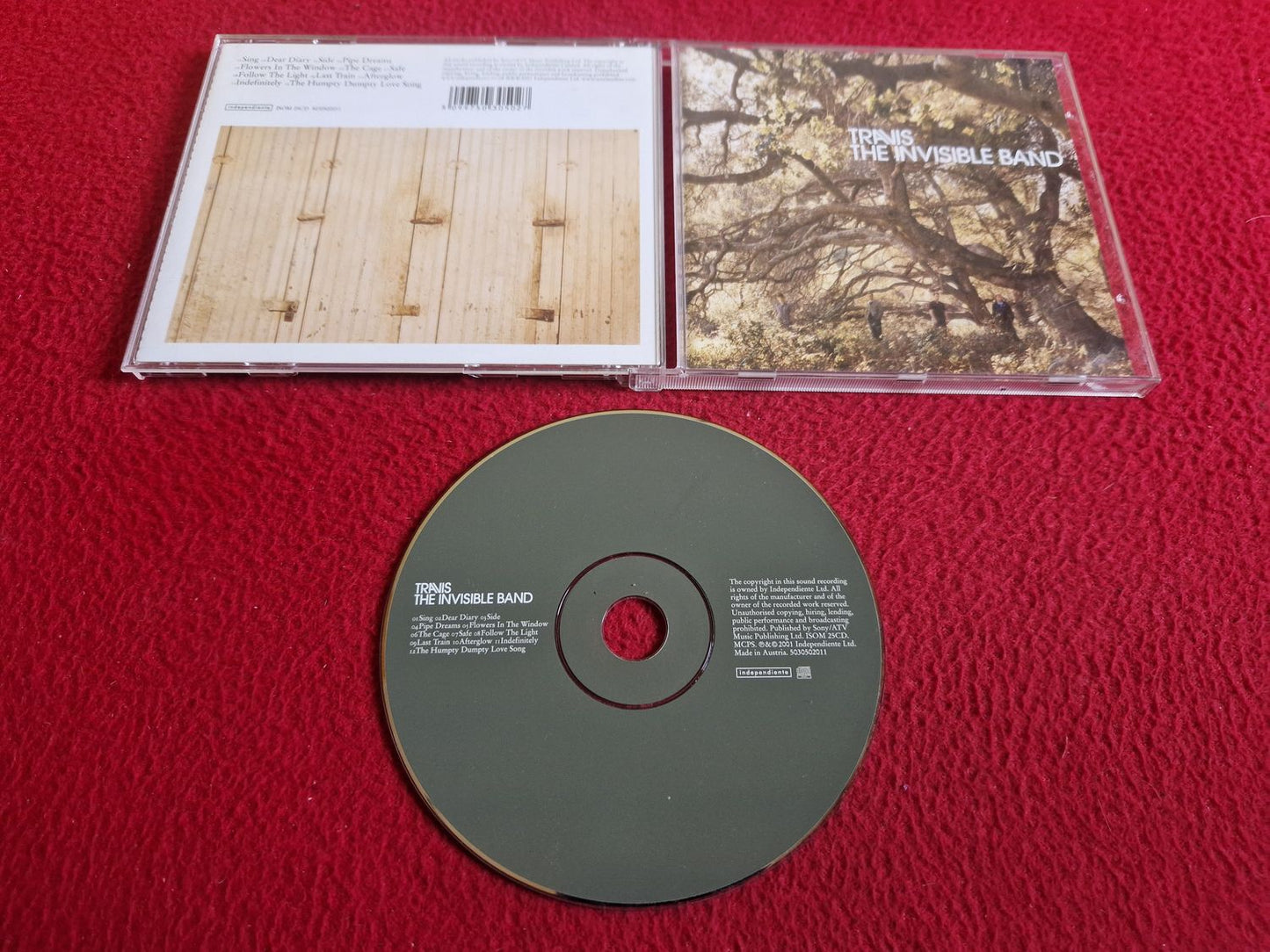TRAVIS THE INVISIBLE BAND CD
