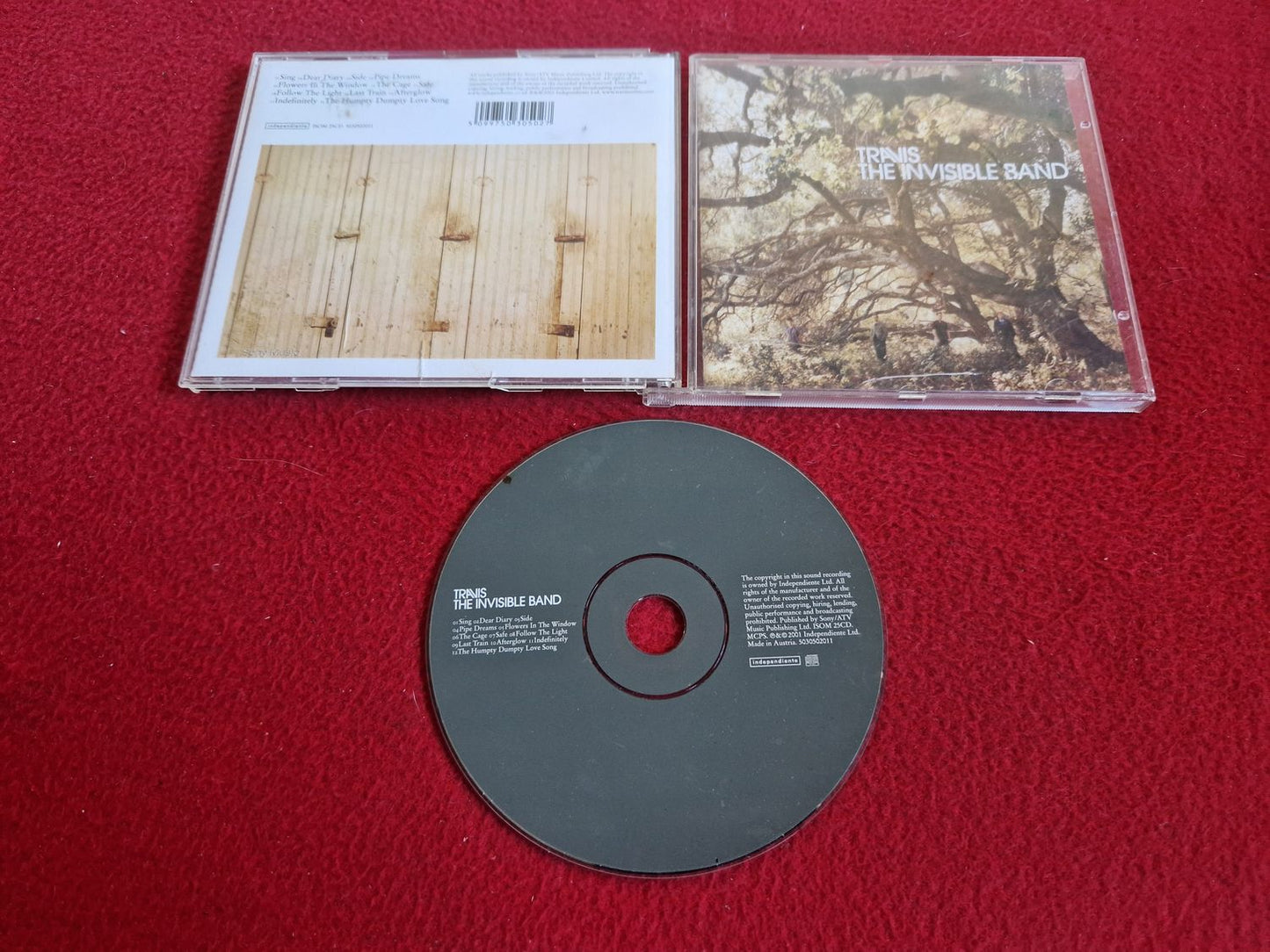 TRAVIS THE INVISIBLE BAND CD