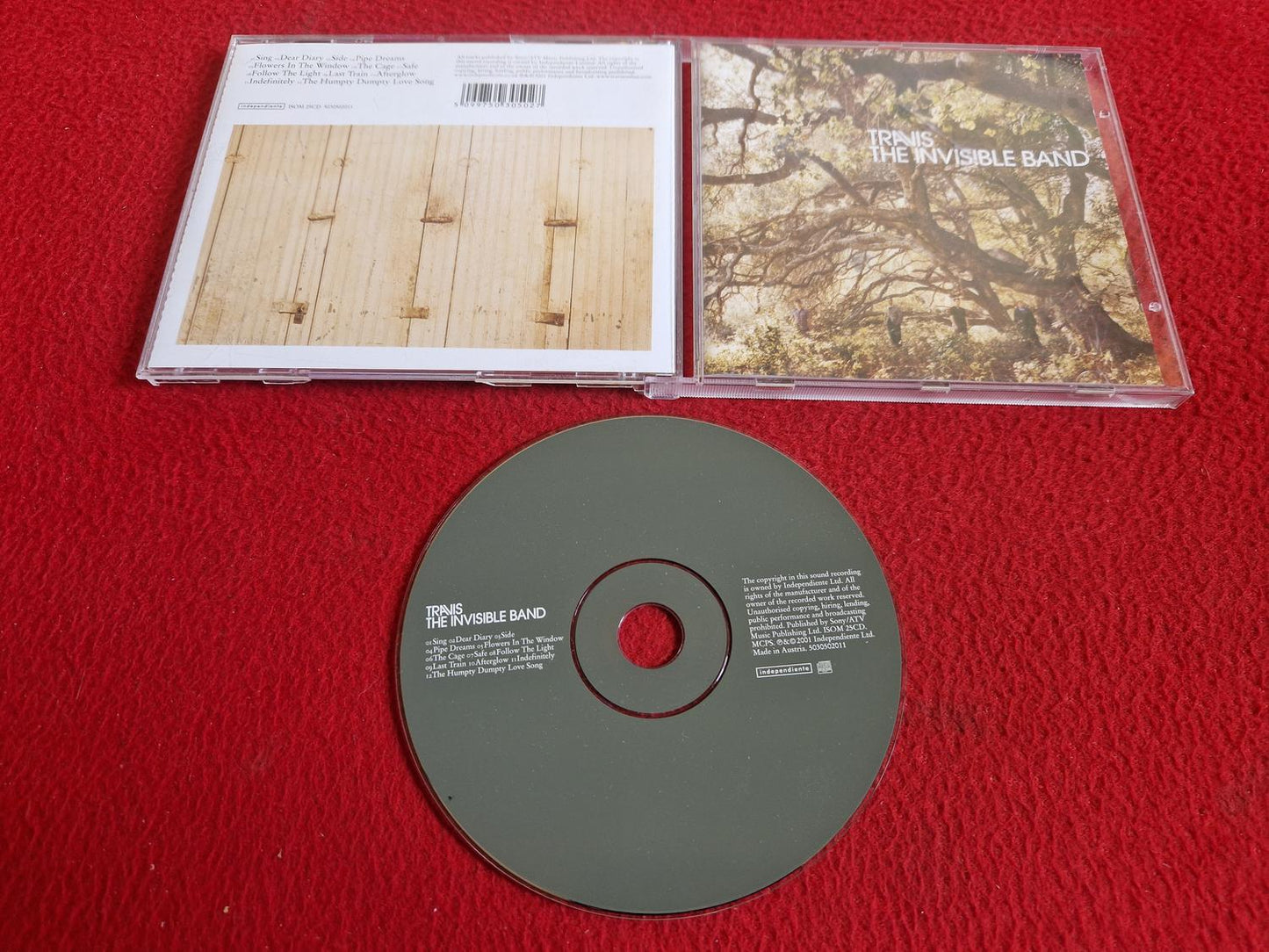 TRAVIS THE INVISIBLE BAND CD