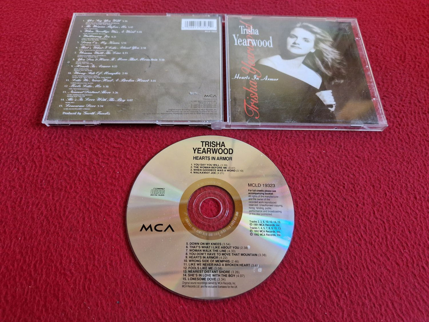 TRISHA YEARWOOD HEARTS IN ARMOR CD