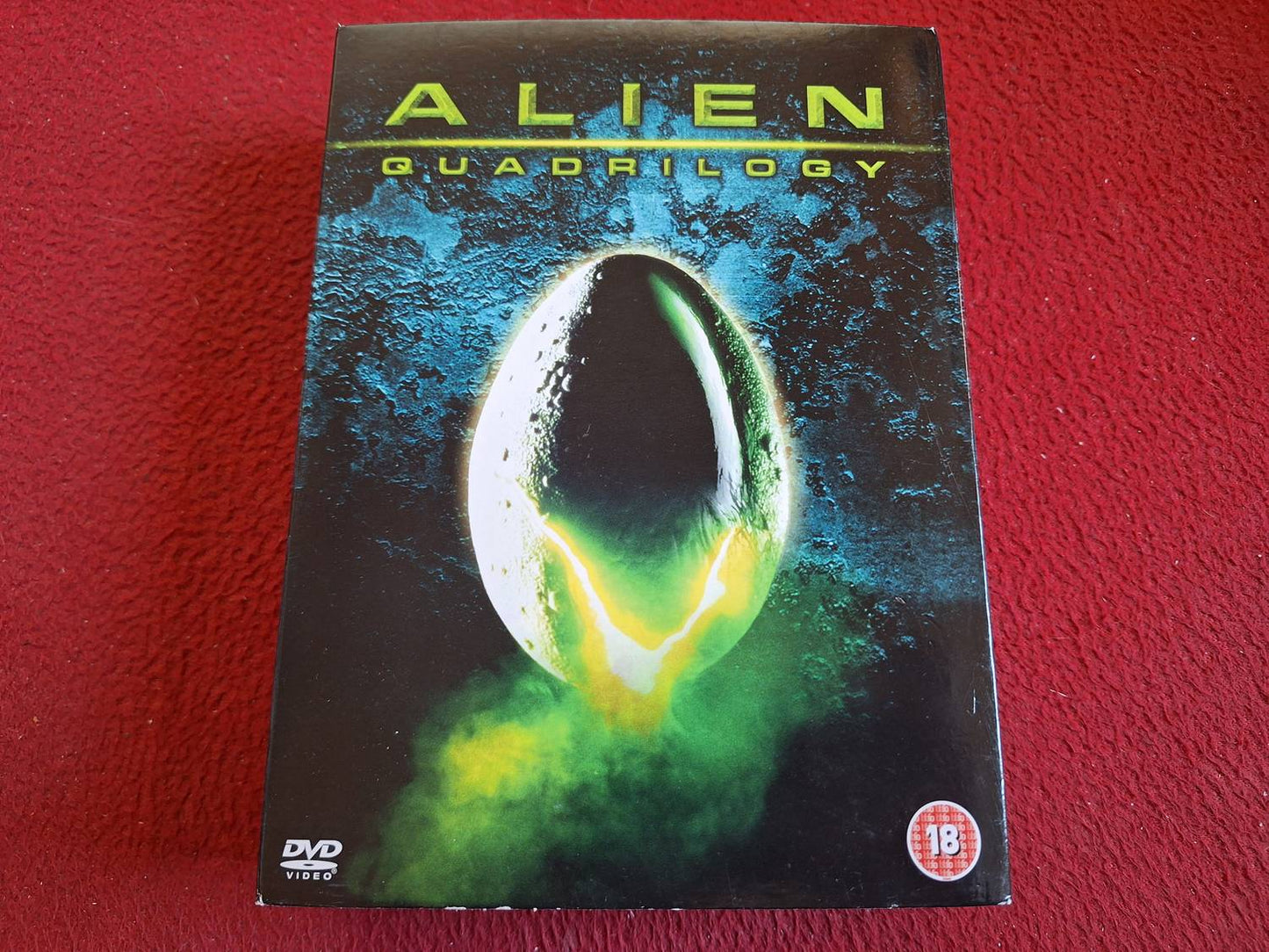 ALIEN QUADRILOGY ALIEN / ALIENS / ALIEN 3 / ALIEN RESURRECTION ULTIMATE BOX DVD