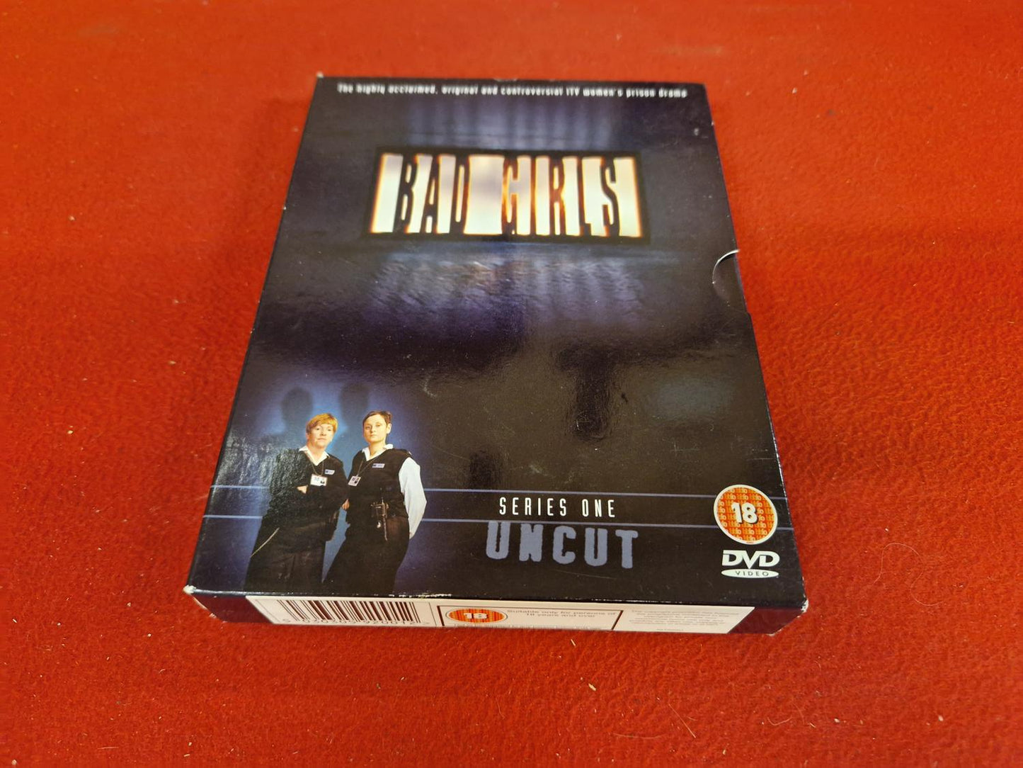 BAD GIRLS SERIES 1 BOX till DVD