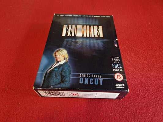 BAD GIRLS SERIES 3 BOX till DVD