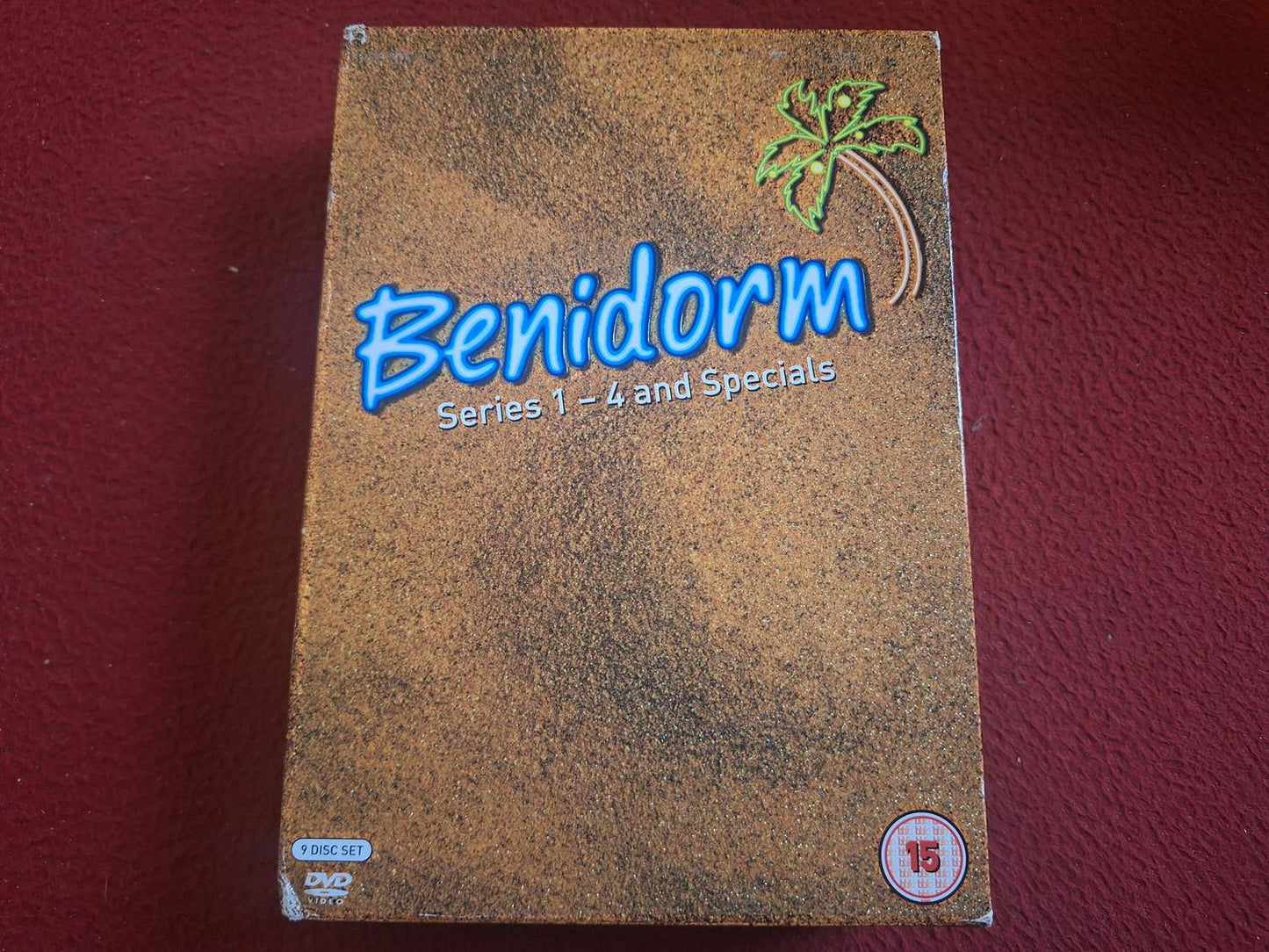 BENIDORM SERIES 1 - 4 AND SPECIALS [ ENGELSK TEXT ] BOX DVD