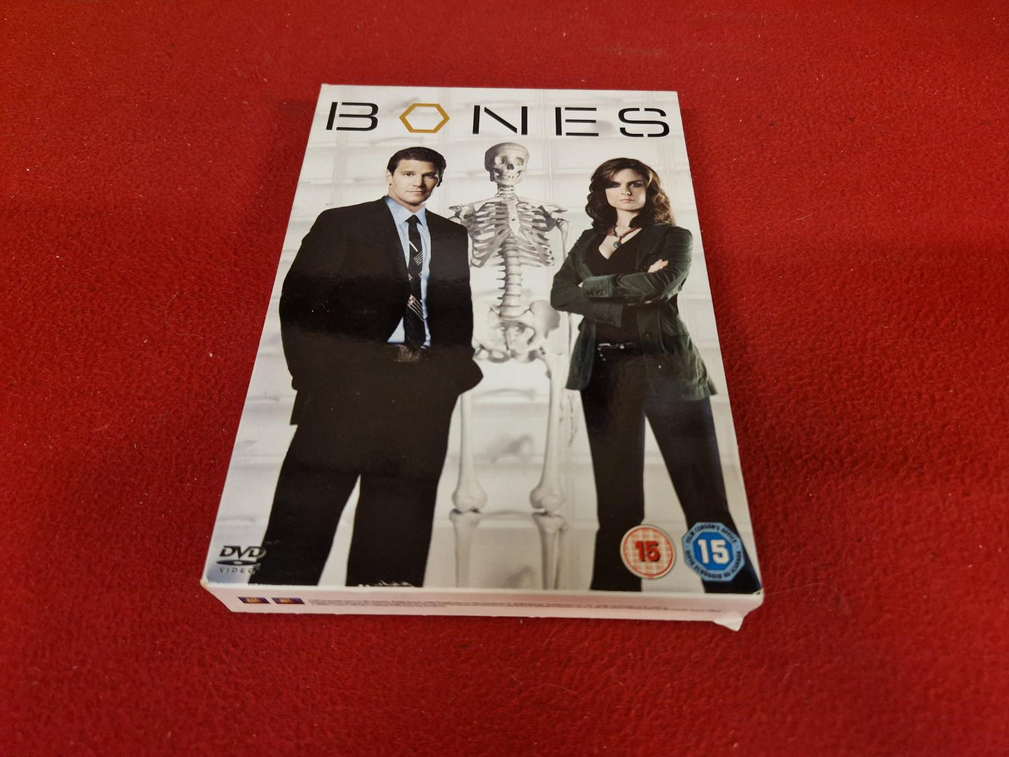 BONES SERIES 1 BOX till DVD