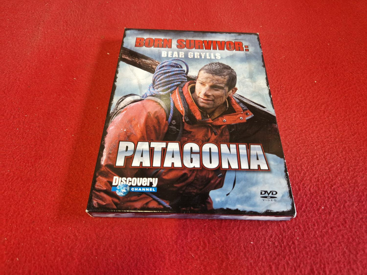 BORN SURVIVOR BEAR GRYLLS PATAGONIA BOX till DVD
