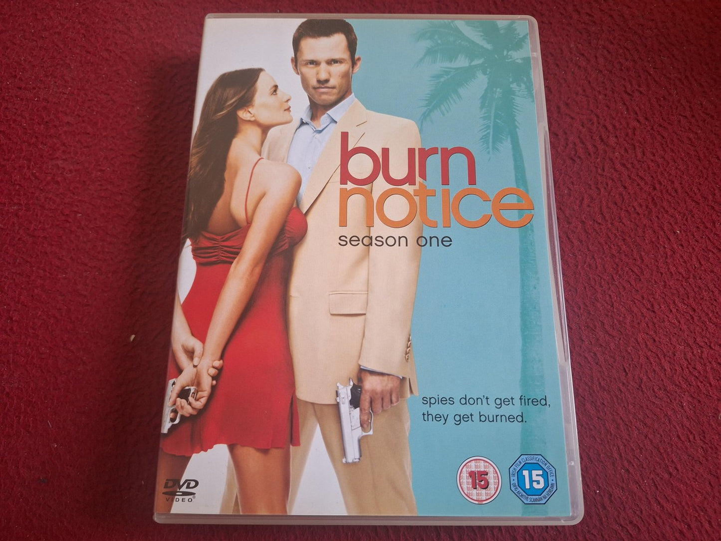 BURN NOTICE SEASON 1 BOX DVD