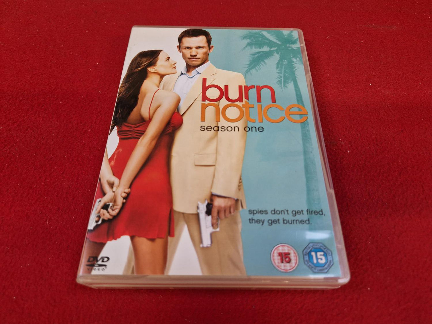 BURN NOTICE SEASON 1 BOX till DVD