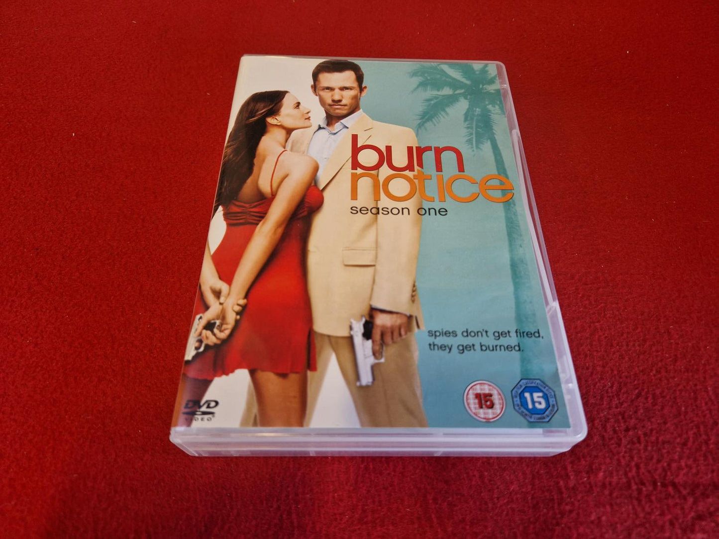 BURN NOTICE SEASON 1 BOX till DVD