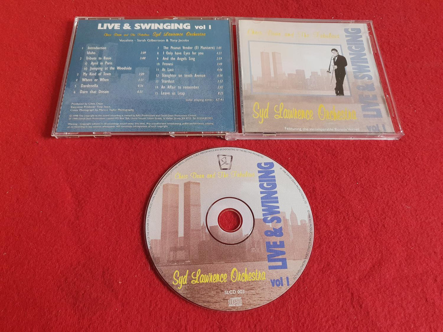 CHRIS DEAN AND THE FABULOUS LIVE & SWINGING SYD LAWRENCE ORCHESTRA VOL 1 till CD