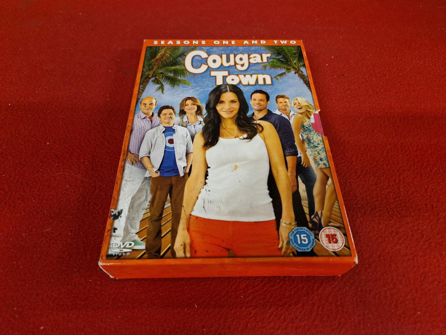 COUGAR TOWN SEASONS 1 & 2 BOX till DVD