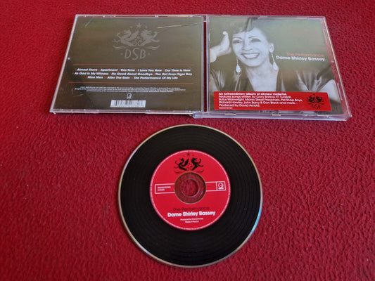 DAME SHIRLEY BASSEY THE PERFORMANCE CD