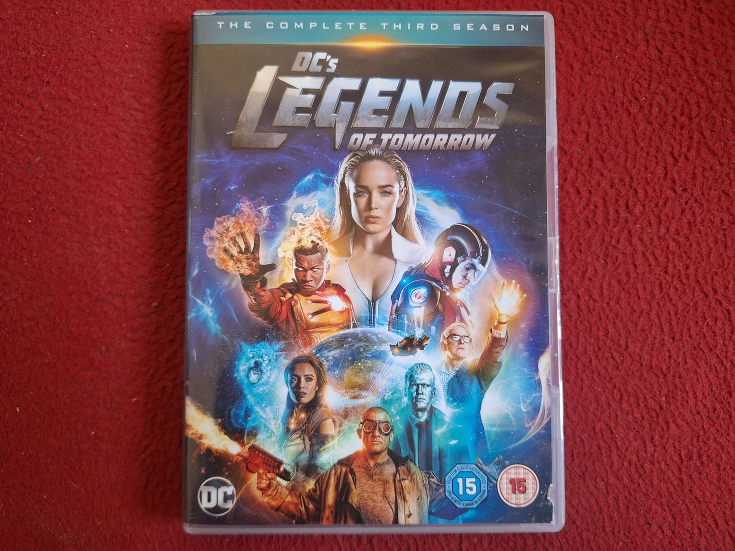 DC'S LEGENDS OF TOMORROW SEASON 3 BOX DVD