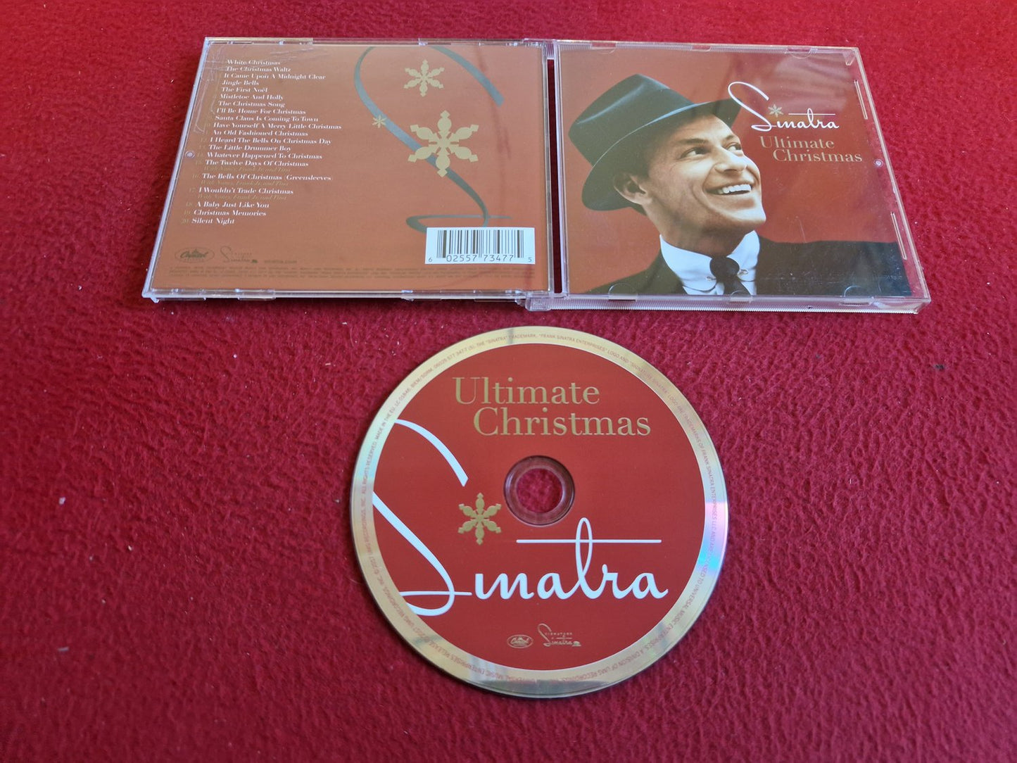 FRANK SINATRA ULTIMATE CHRISTMAS CD