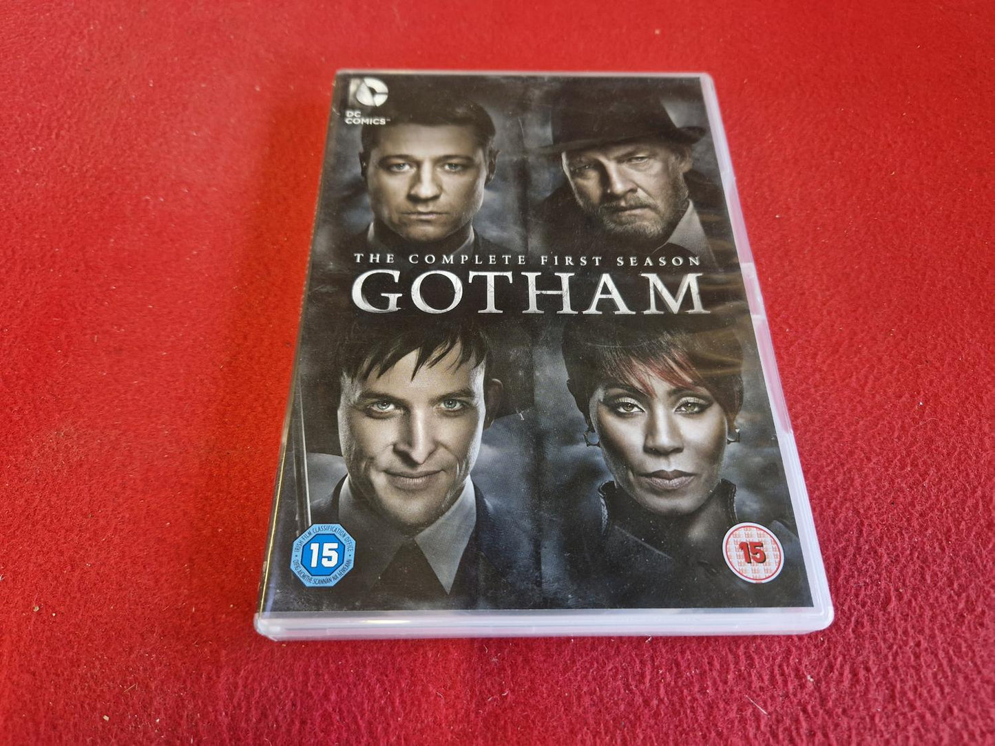 GOTHAM SEASON 1 BOX till DVD