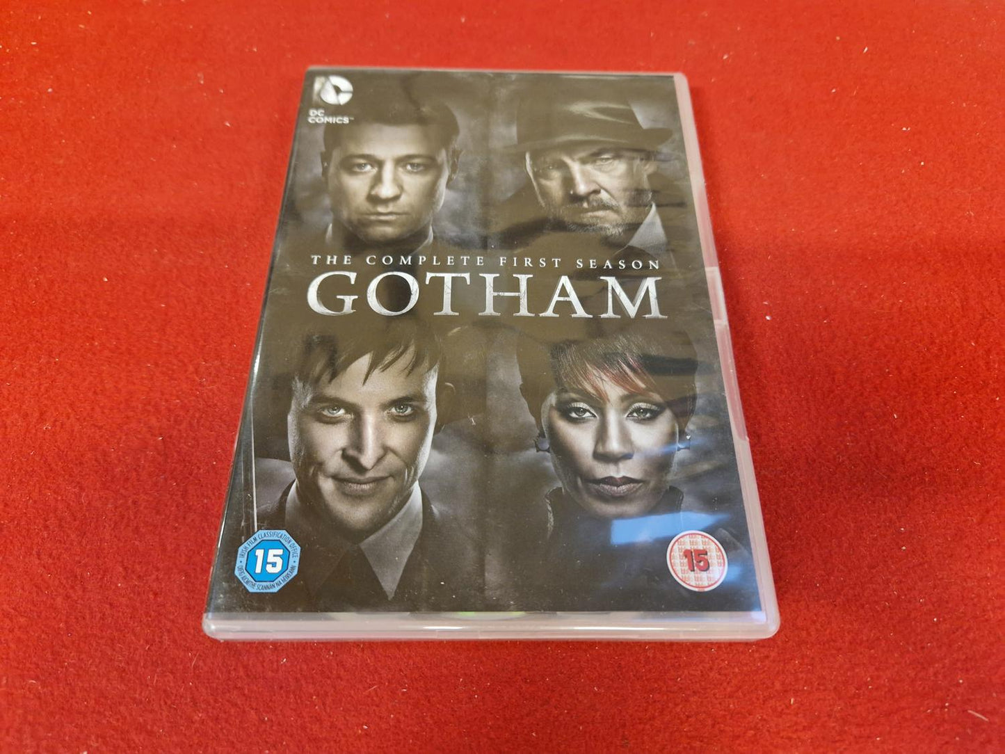 GOTHAM THE COMPLETE SEASON 1 BOX till DVD