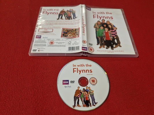 IN WITH THE FLYNNS SERIES 1 till DVD