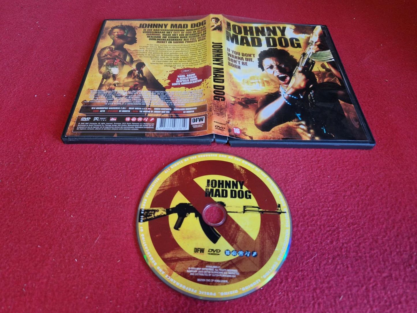 JOHNNY MAD DOG till DVD